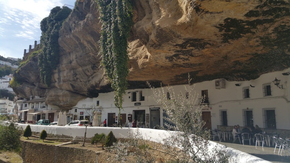 setenil-de-las-bodegas-cuevas-sol