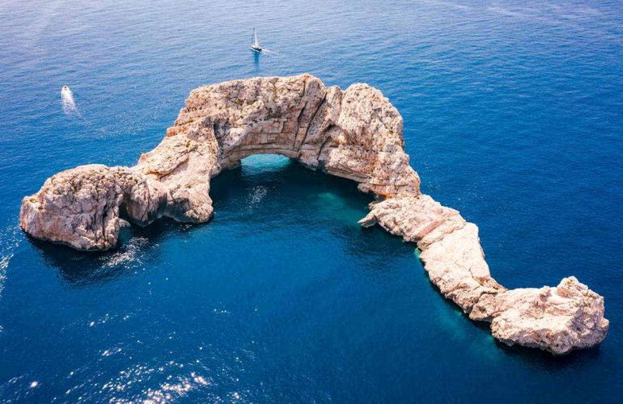 Tour en Barco - Playas y Cuevas